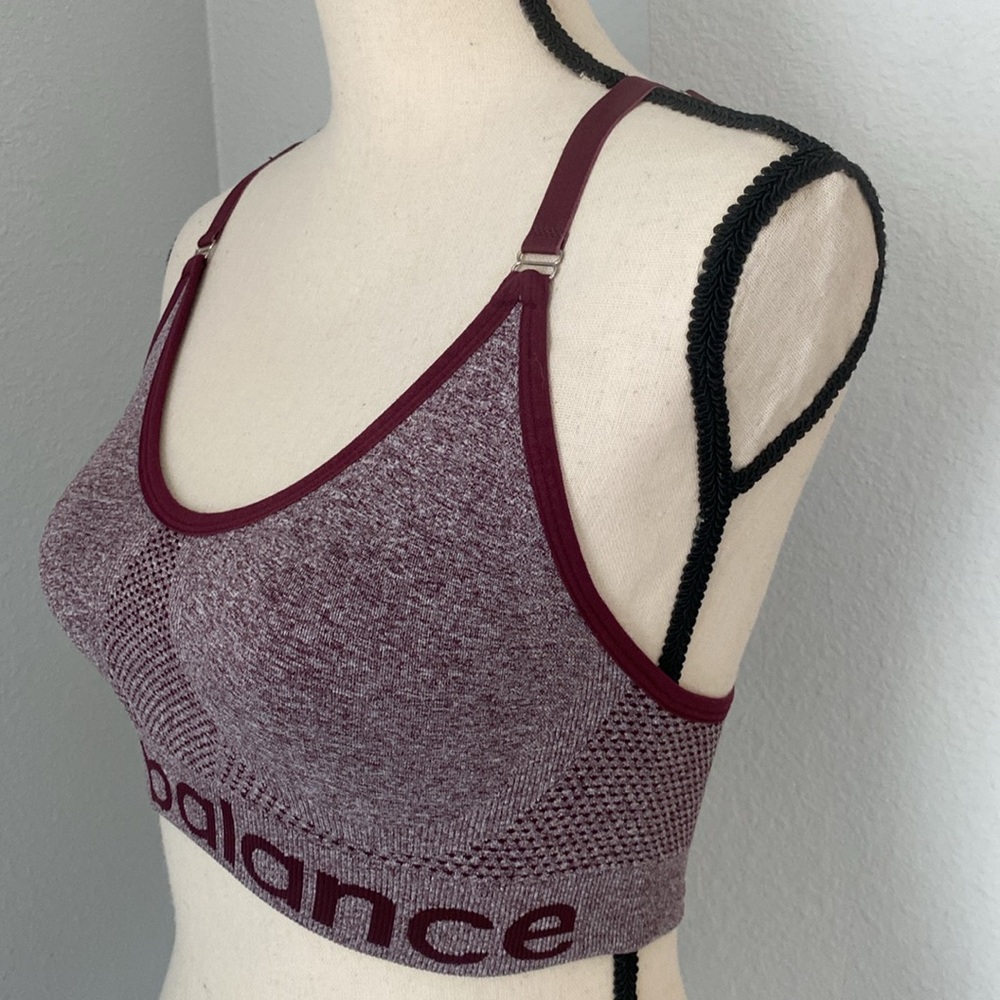 New Balance Woman’s Sports Bra - Picture 3 of 6